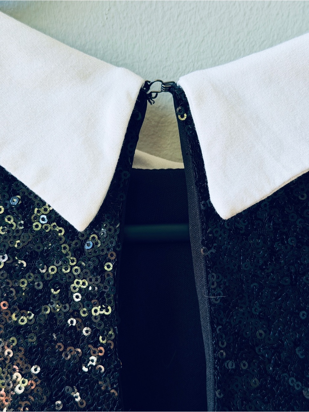 Audrey Hepburn meets Wednesday Adams. VENUS Sequin Mini W/ Peter Pan Collar. - Picture 10 of 10